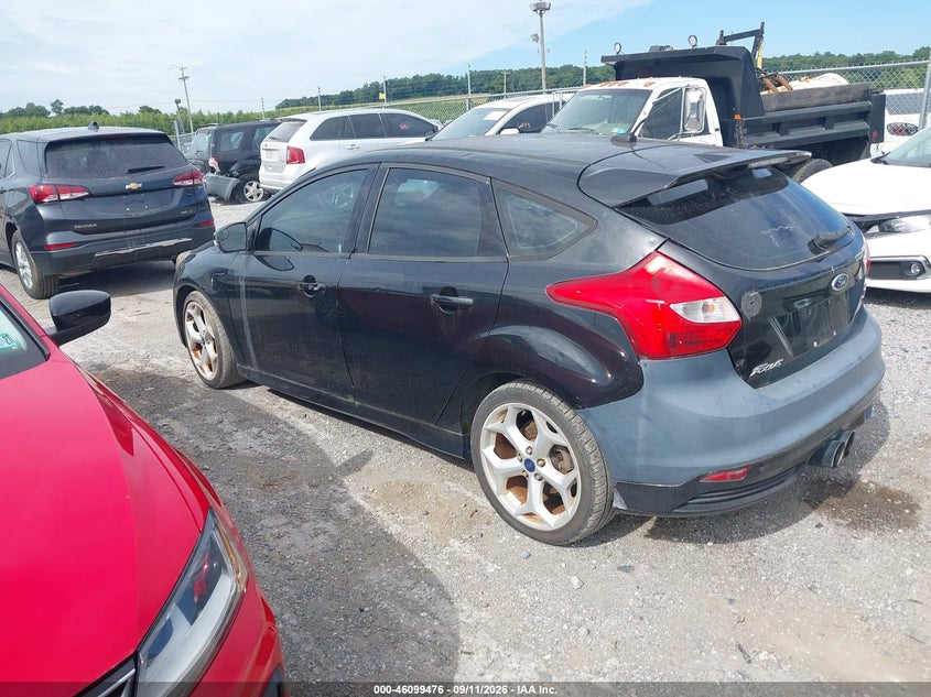 Vin: 1fadp3l90dl317943, lot: 46599134, ford focus st 20133