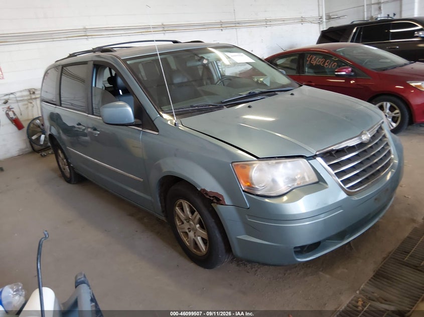 2010 CHRYSLER TOWN & COUNTRY auction photo 1