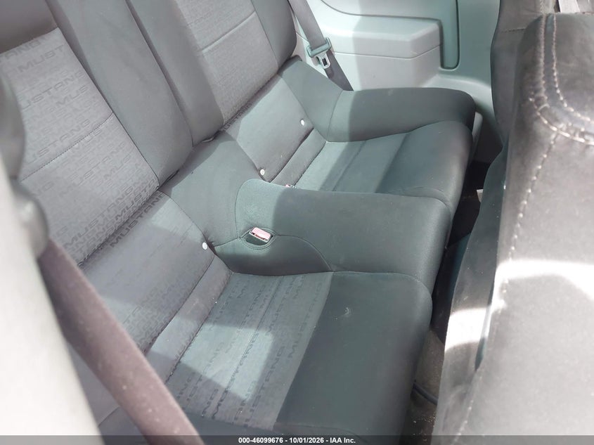 FORD MUSTANG 2005 VIN 1ZVFT82HX55176807