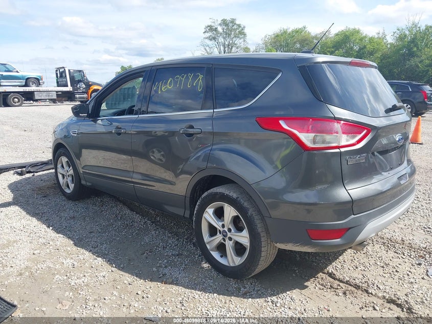 Vin: 1fmcu0g93fua10413, lot: 46599536, ford escape se 20153