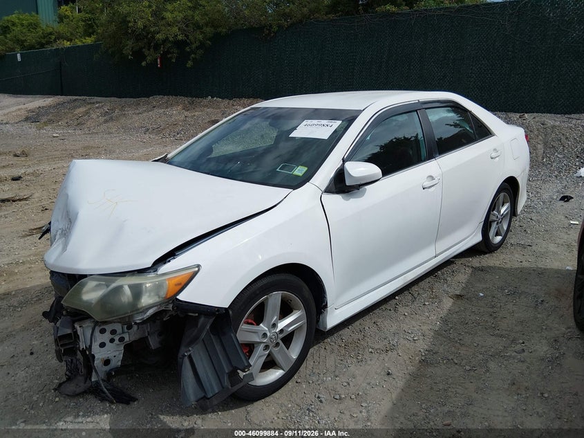 Vin: 4t1bf1fk6eu757499, lot: 46599541, toyota camry se 20142