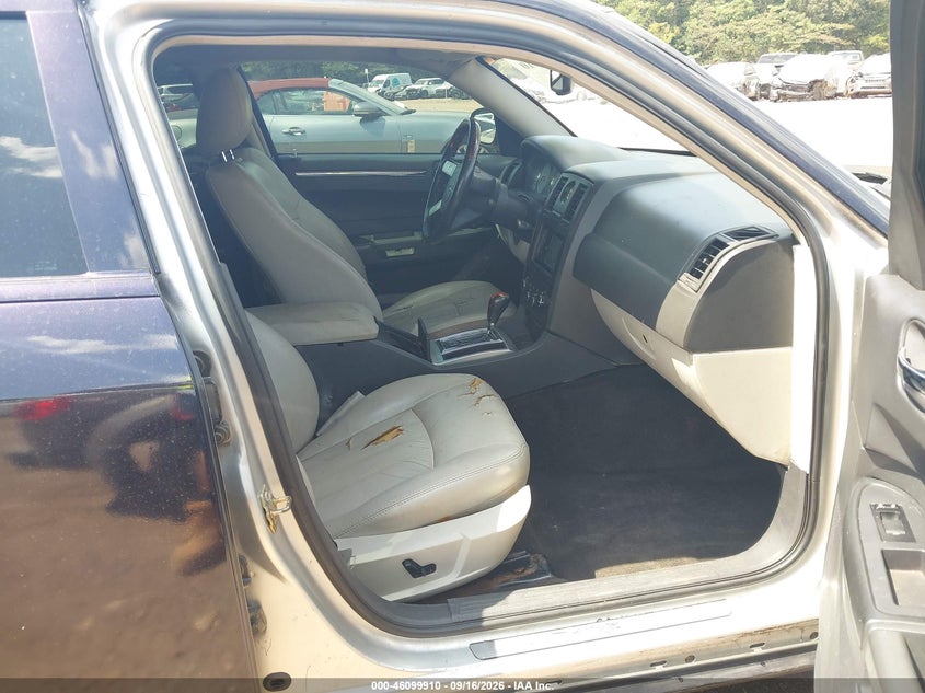 2006 CHRYSLER 300C auction photo 5