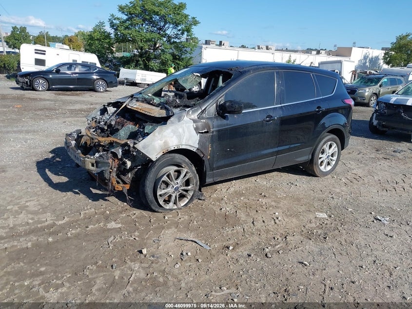 Vin: 1fmcu9g91hud66835, lot: 46599633, ford escape se 20172