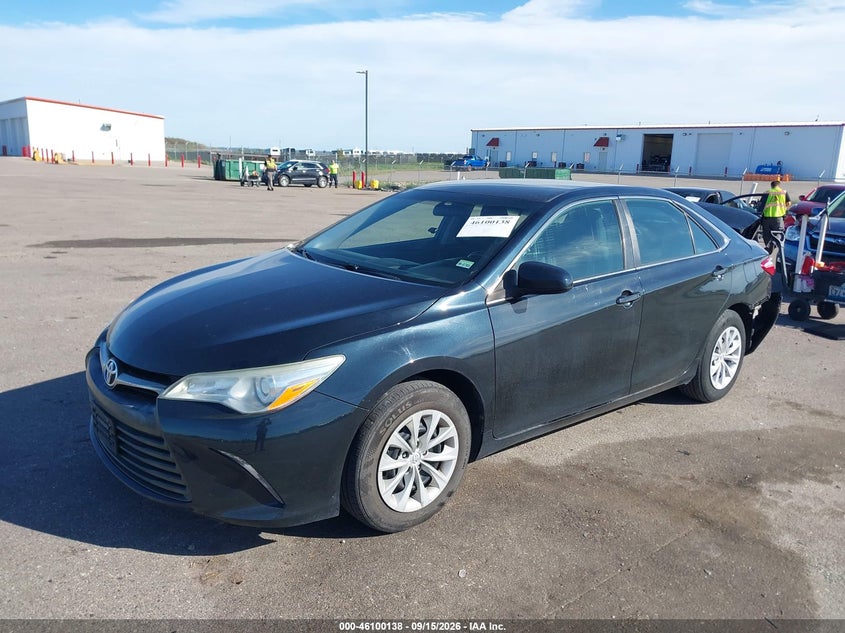 2016 Toyota Camry, Удар сзади, IAAI, VIN 4T1BF1FK0GU507226 — фото 2