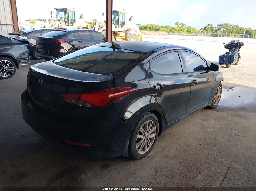 2015 HYUNDAI ELANTRA auction photo 4