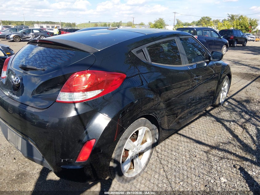 Vin: kmhtc6adxcu046372, lot: 46599916, hyundai veloster base w/black 20124