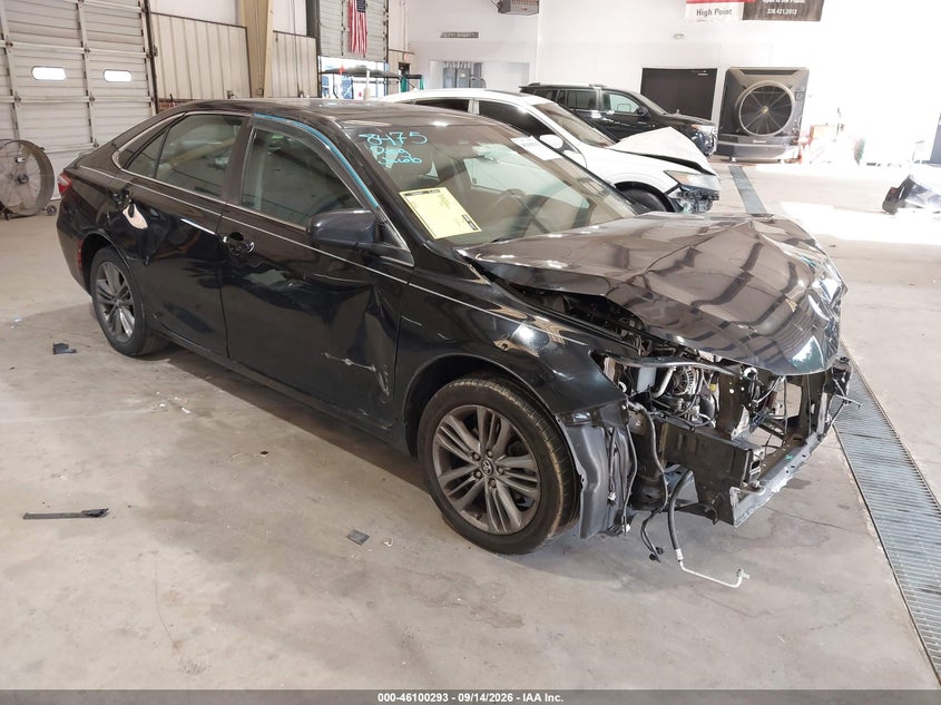 TOYOTA CAMRY - zdjęcie 1