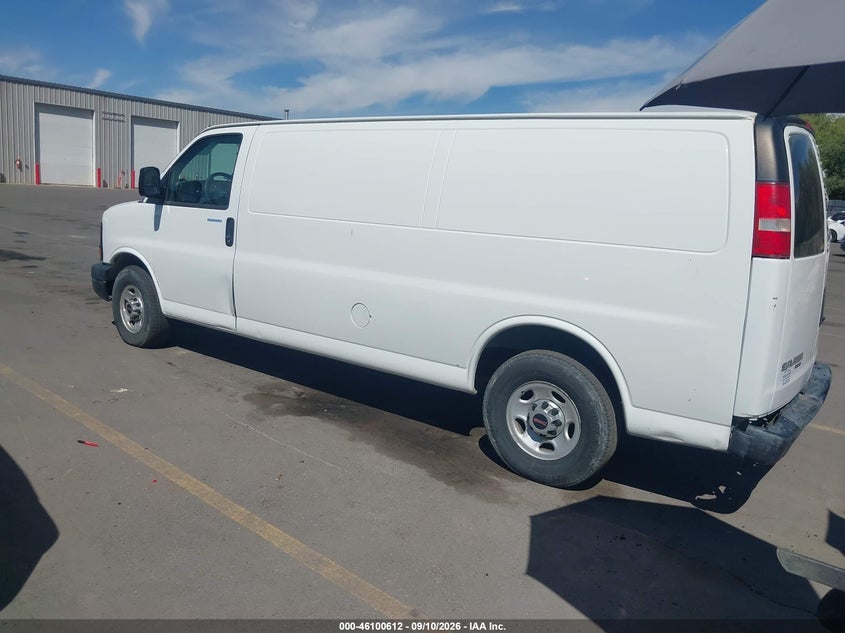 2015 GMC SAVANA 2500 auction photo 3