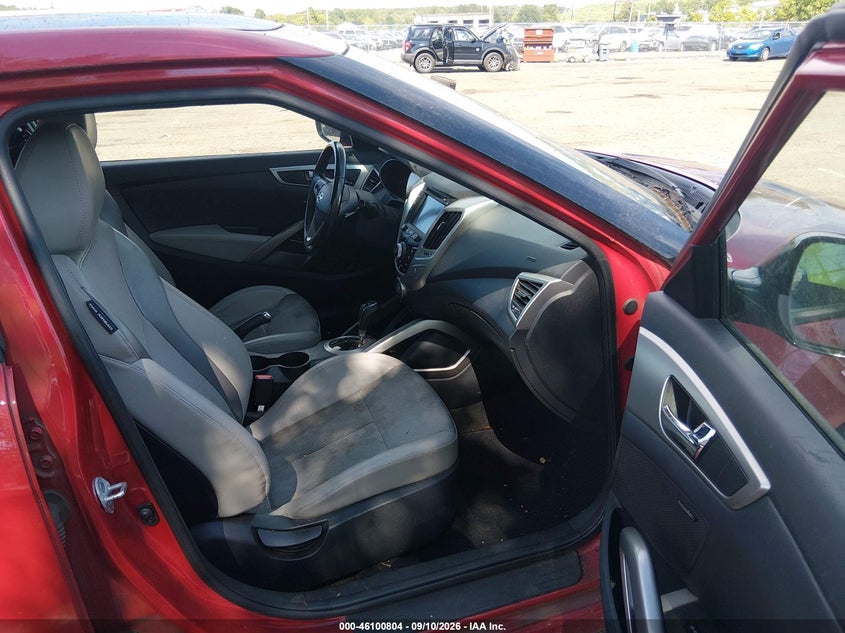 2013 HYUNDAI VELOSTER auction photo 5