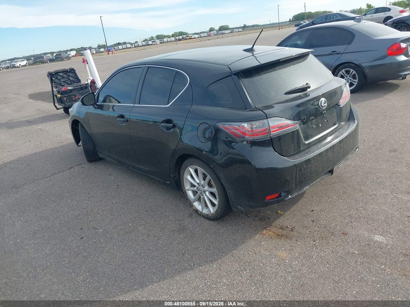 Vin: jthkd5bh8d2127598, lot: 46600513, lexus ct 200h 20133