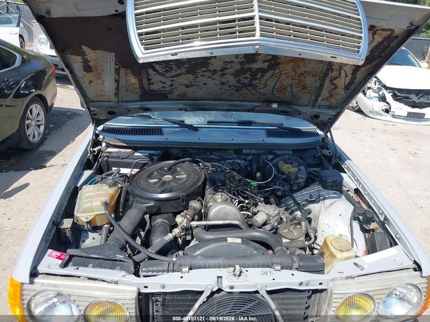 MERCEDES-BENZ 300 1983 VIN WDBAB33A3DB029635