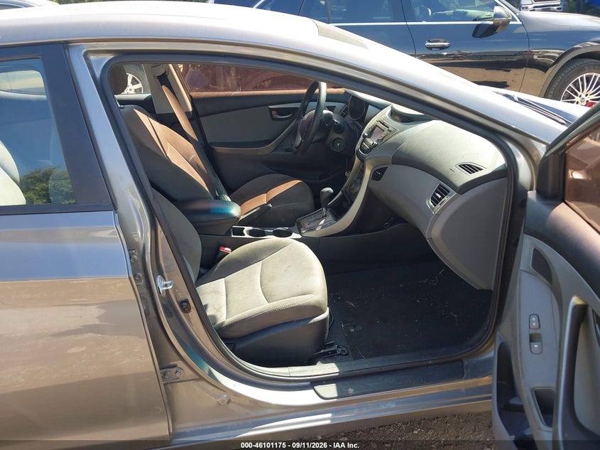 2013 HYUNDAI ELANTRA auction photo 5