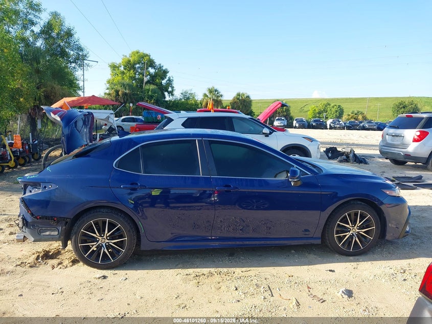 TOYOTA CAMRY - zdjęcie 14
