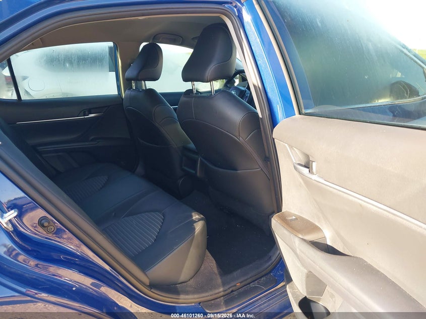 TOYOTA CAMRY - zdjęcie 8