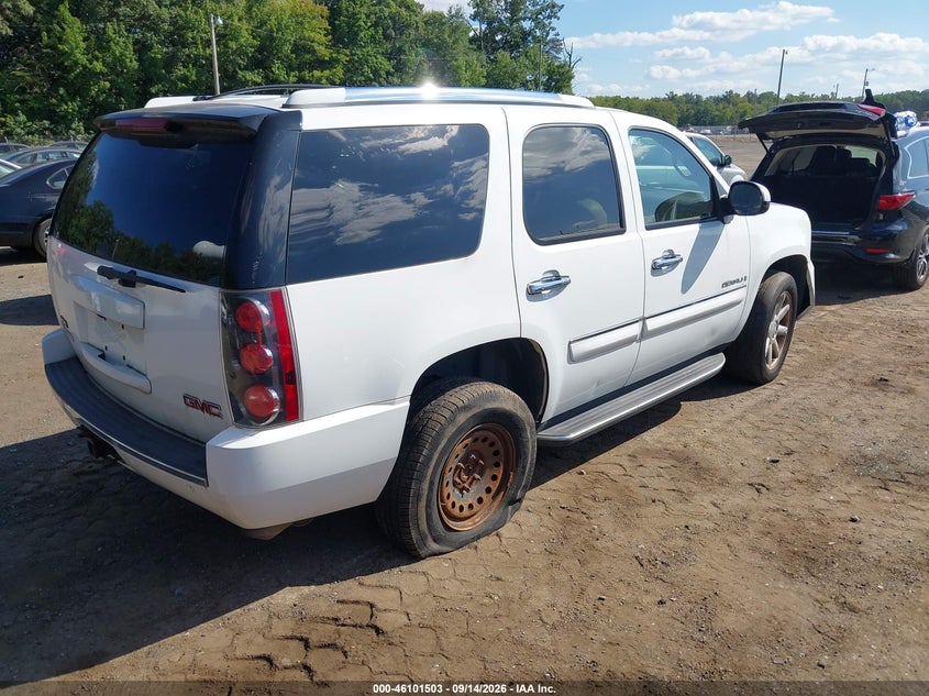 2008 GMC YUKON auction photo 4