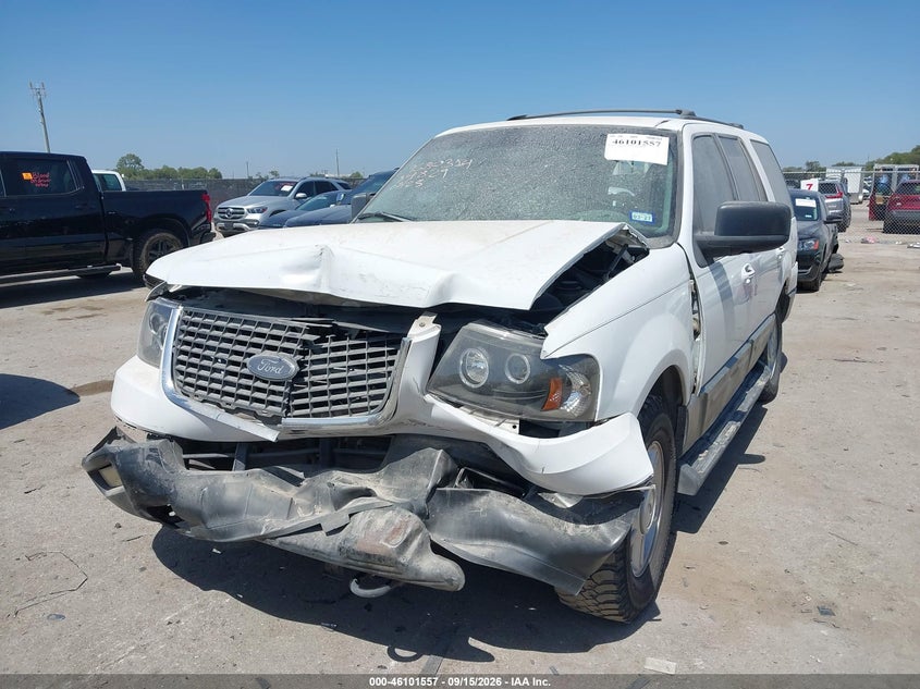 2004 Ford Expedition, Front & Rear, IAAI, VIN 1FMPU16L54LB84829 — photo 2