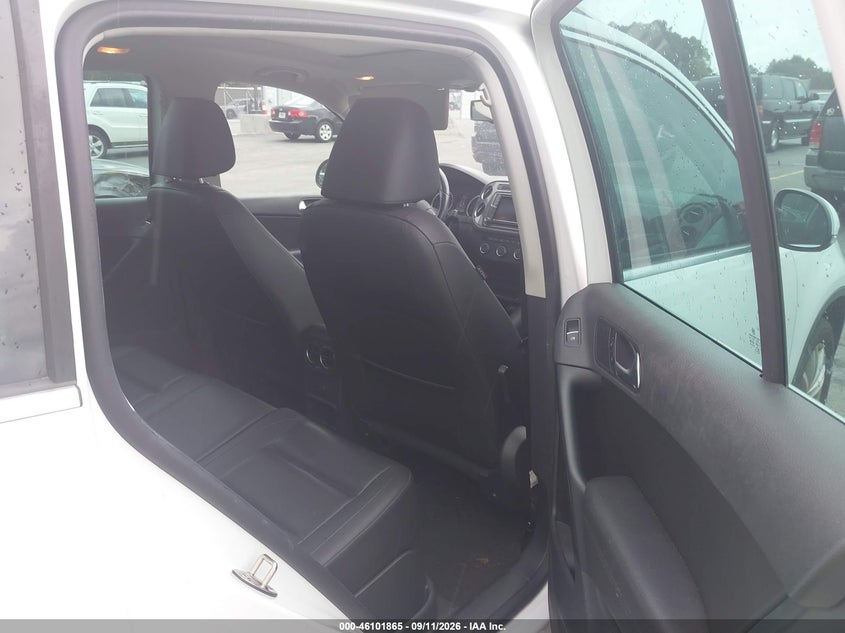 2016 VOLKSWAGEN TIGUAN auction photo 8