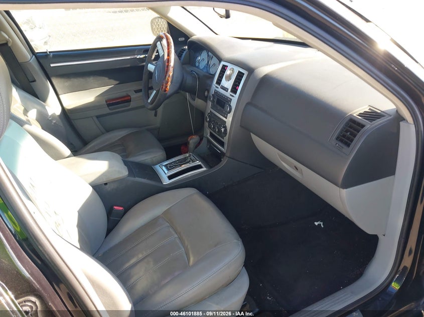 2006 CHRYSLER 300C auction photo 5