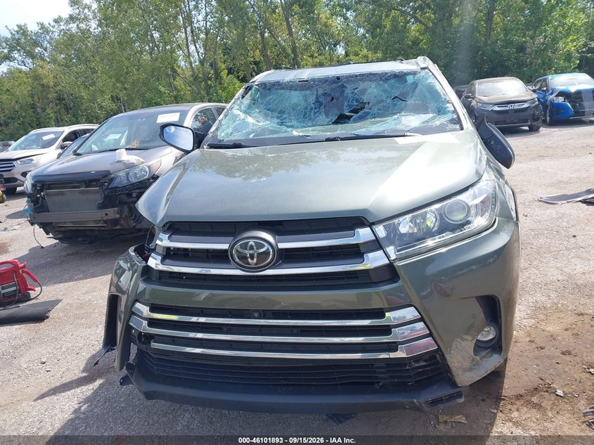TOYOTA HIGHLANDER - zdjęcie 13