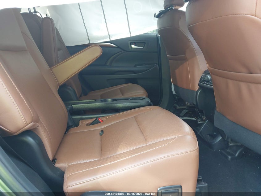 TOYOTA HIGHLANDER - zdjęcie 8