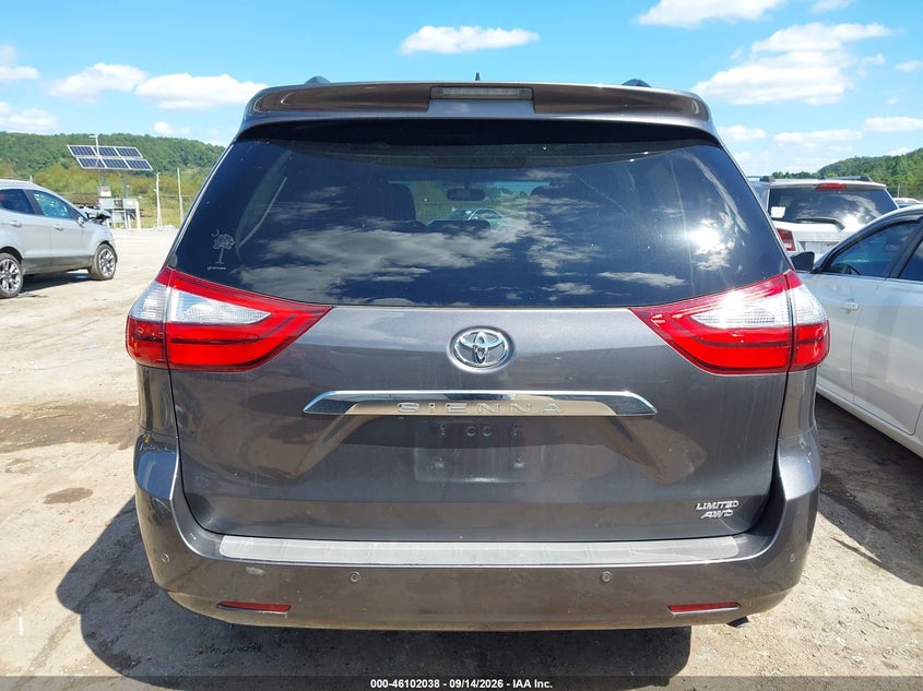 TOYOTA SIENNA - zdjęcie 17