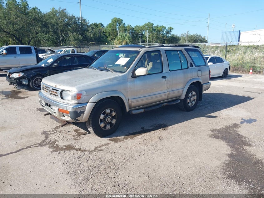 1999 NISSAN PATHFINDER auction photo 2