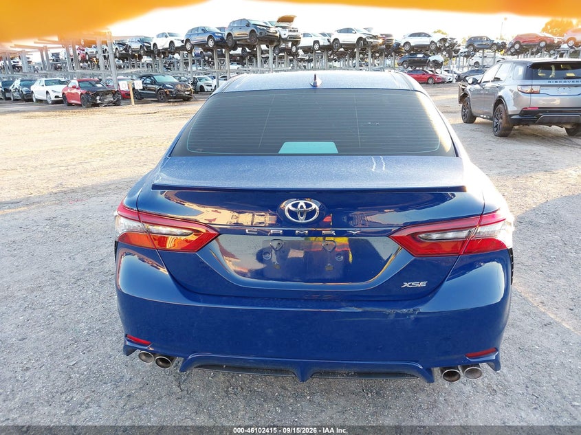 TOYOTA CAMRY - zdjęcie 16