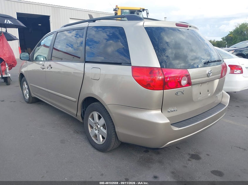 2006 TOYOTA SIENNA auction photo 3