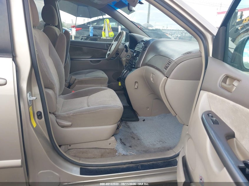 2006 TOYOTA SIENNA auction photo 5