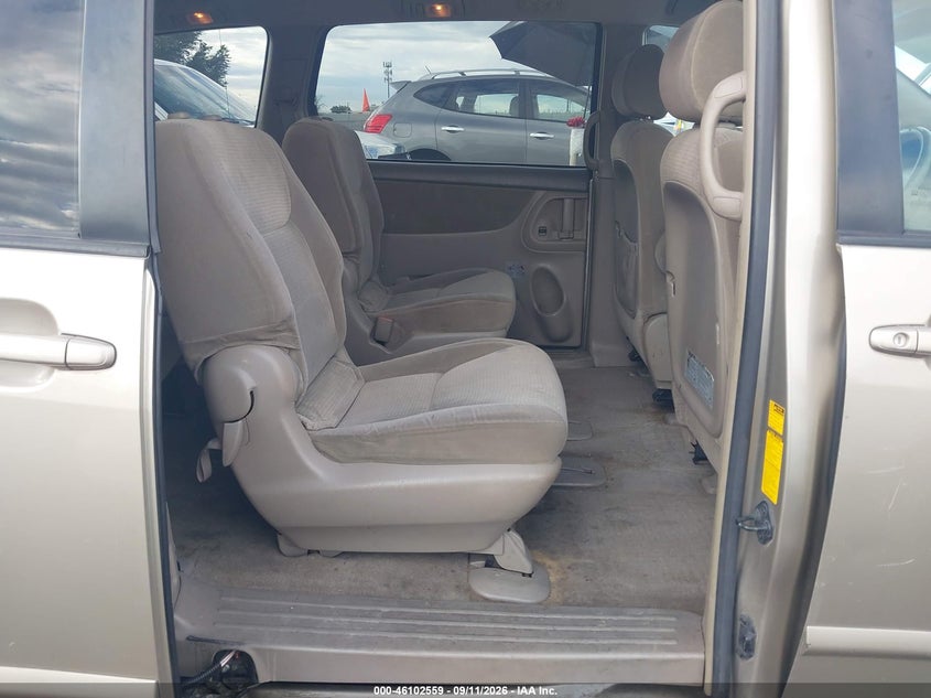 2006 TOYOTA SIENNA auction photo 8