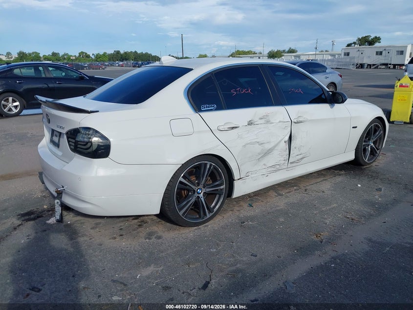Фото 4 - BMW 330I