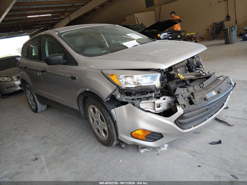Vin: 1fmcu0f75hue63838, lot: 46602414, ford escape s 2017 img_1