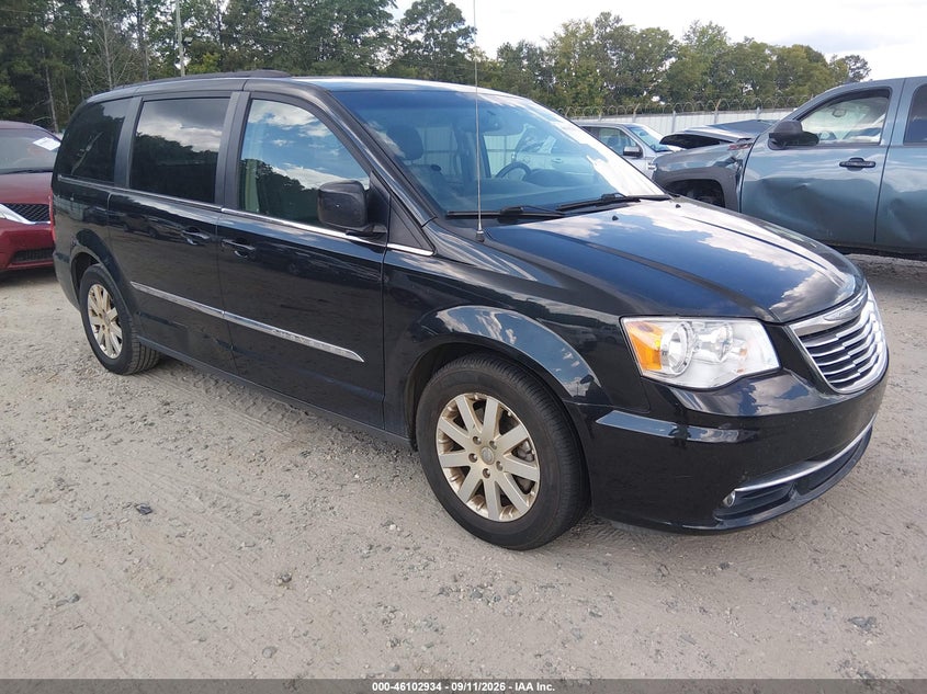 2016 CHRYSLER TOWN & COUNTRY auction photo 1
