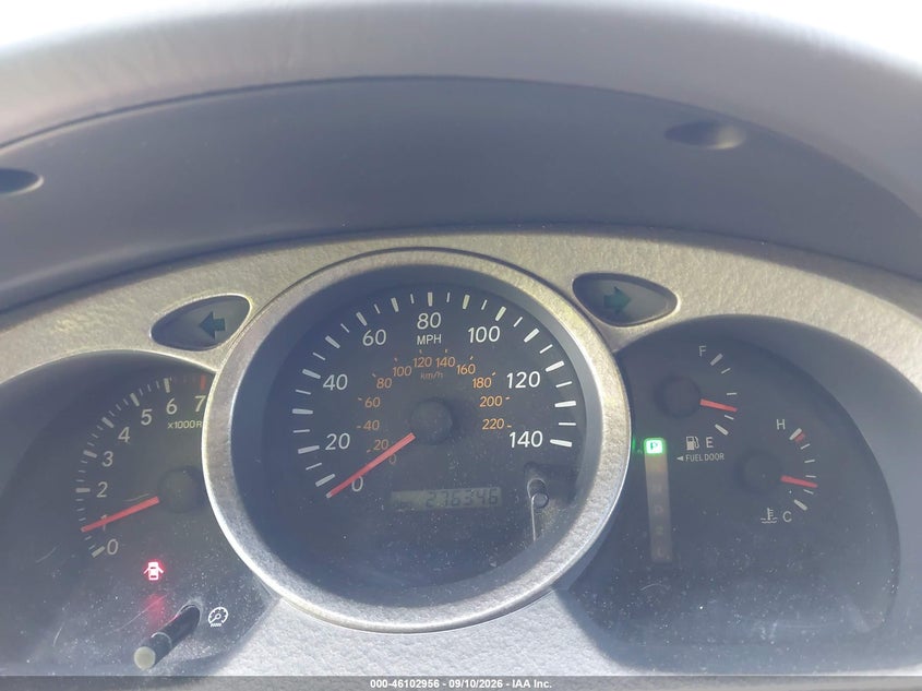 2003 TOYOTA HIGHLANDER auction photo 7