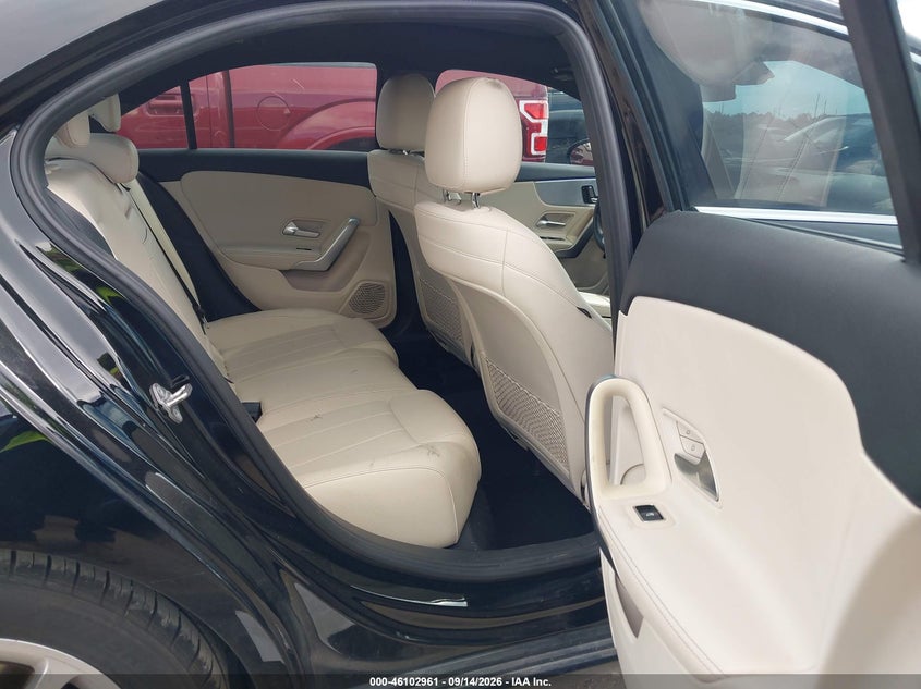 MERCEDES-BENZ A 220 - zdjęcie 8