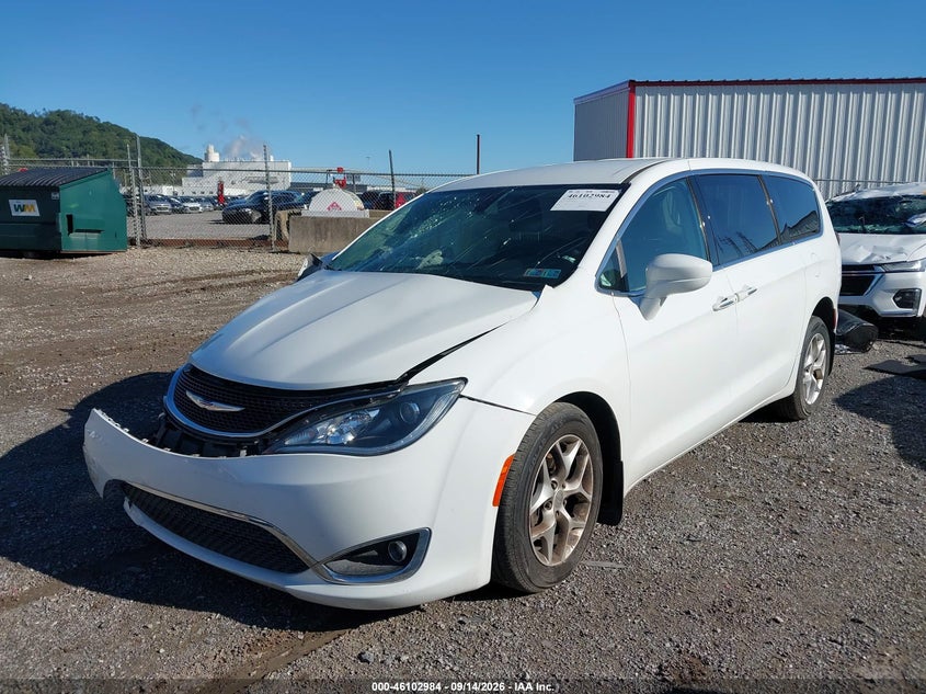 Vin: 2c4rc1fg4lr106292, lot: 46602642, chrysler pacifica touring 20202
