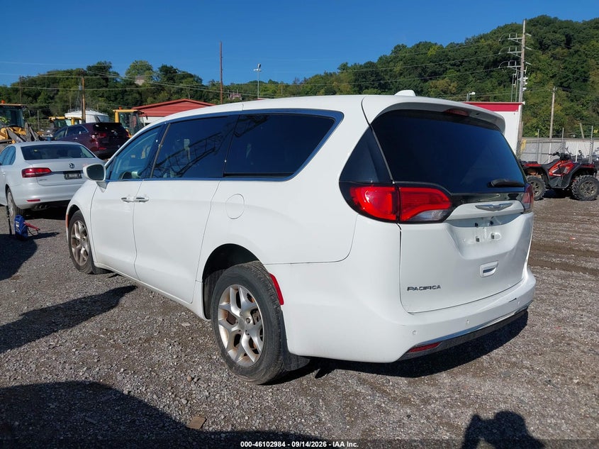 Vin: 2c4rc1fg4lr106292, lot: 46602642, chrysler pacifica touring 20203