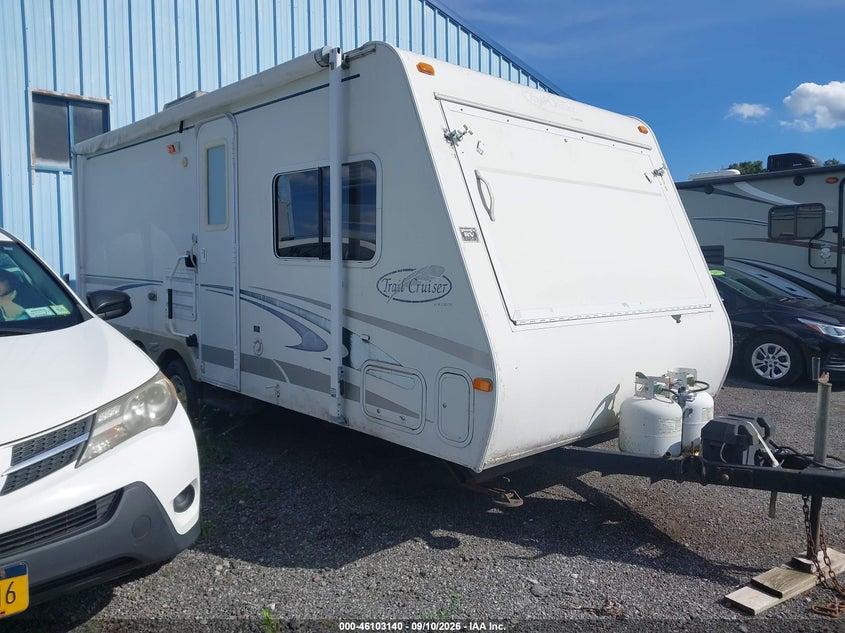 2003 R-VISION TRAIL CRUISER auction photo 1