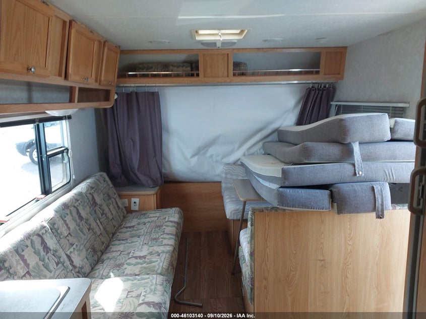 2003 R-VISION TRAIL CRUISER auction photo 8
