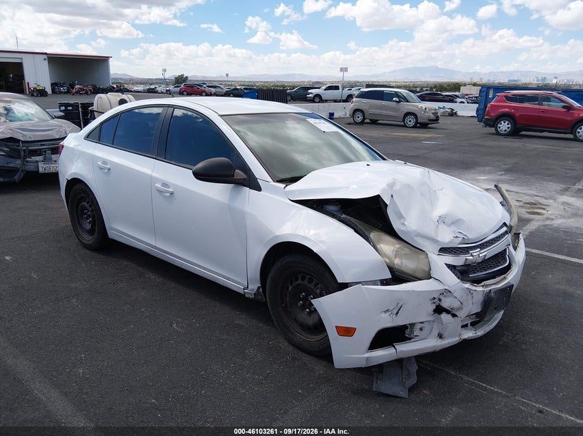 2014 CHEVROLET CRUZE auction photo 1