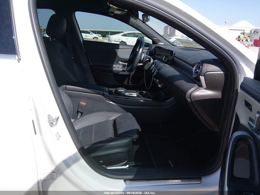 MERCEDES-BENZ A 220 - zdjęcie 5