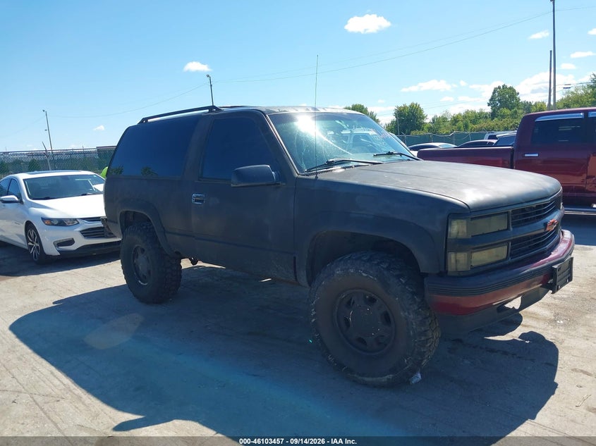 1996 CHEVROLET TAHOE auction photo 1