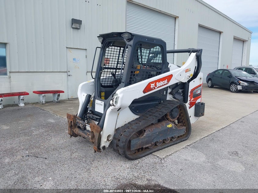 2022 BOBCAT T66 COMPACT TRACK LOADER auction photo 2