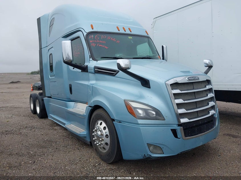 2018 FREIGHTLINER NEW CASCADIA 126
