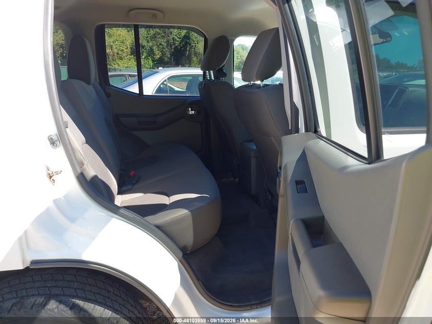2015 NISSAN XTERRA S · Фото 8