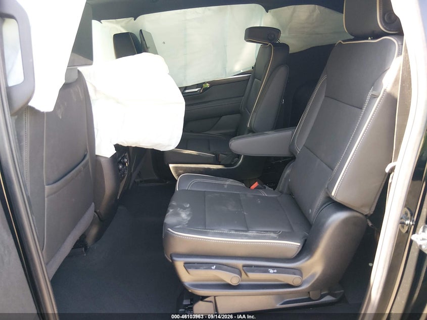 CHEVROLET SUBURBAN - zdjęcie 8