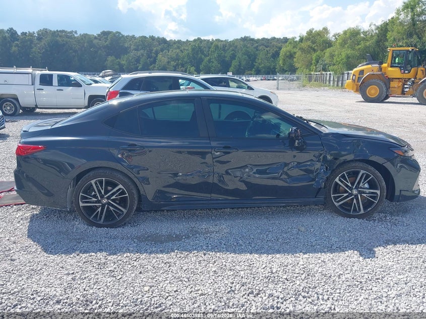 TOYOTA CAMRY - zdjęcie 13