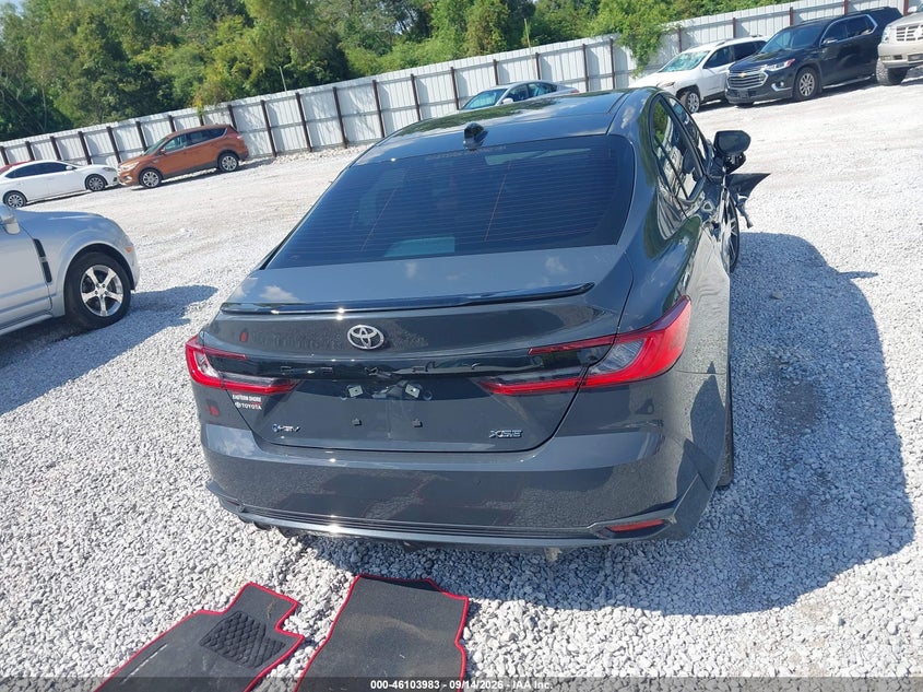 TOYOTA CAMRY - zdjęcie 16
