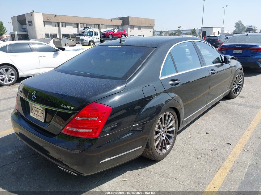 Vin: wddng8gb9aa360814, lot: 46603653, mercedes-benz s 550 4matic 20104