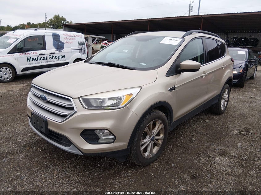 Vin: 1fmcu9gd6jua08320, lot: 46603759, ford escape se 20182